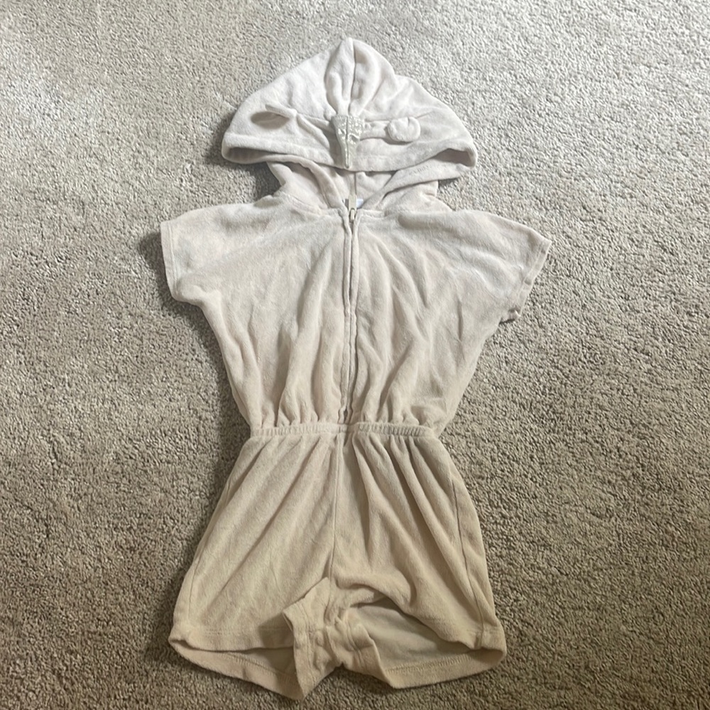 Good condition Gap unicorn terry cloth romper - 3T